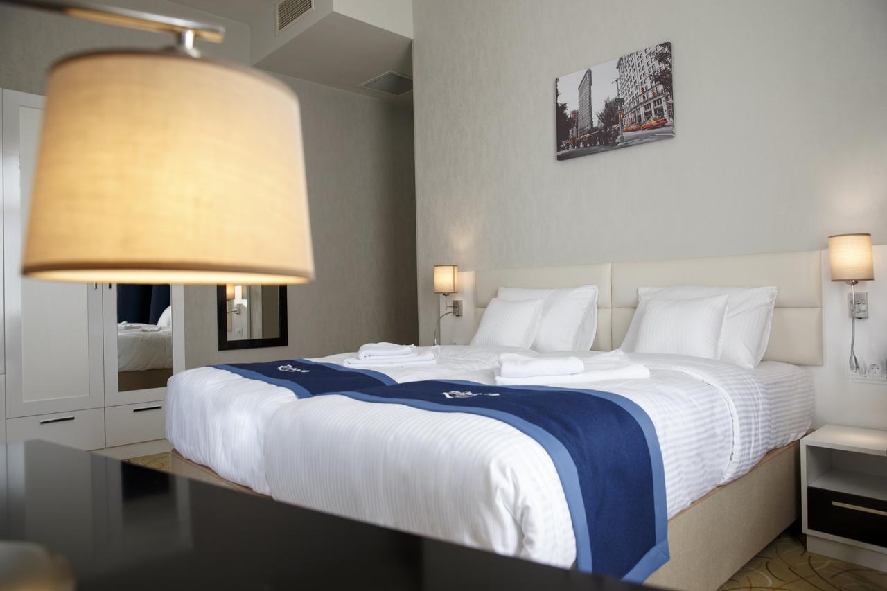 Tribeca Hotel Tbilisi Buitenkant foto