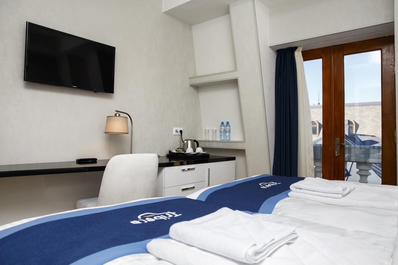 Tribeca Hotel Tbilisi Buitenkant foto