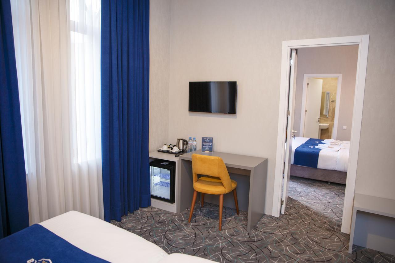 Tribeca Hotel Tbilisi Buitenkant foto