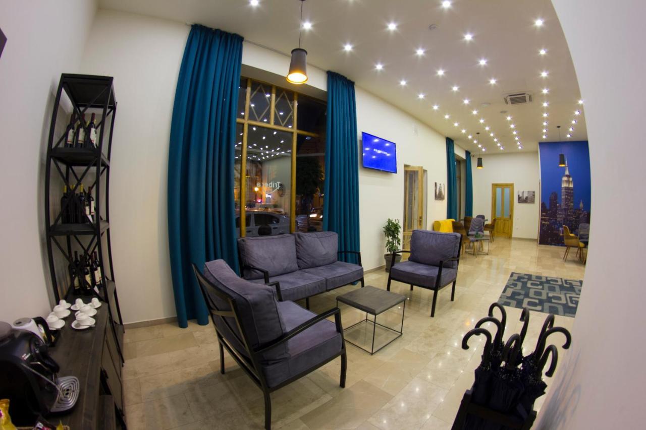 Tribeca Hotel Tbilisi Buitenkant foto
